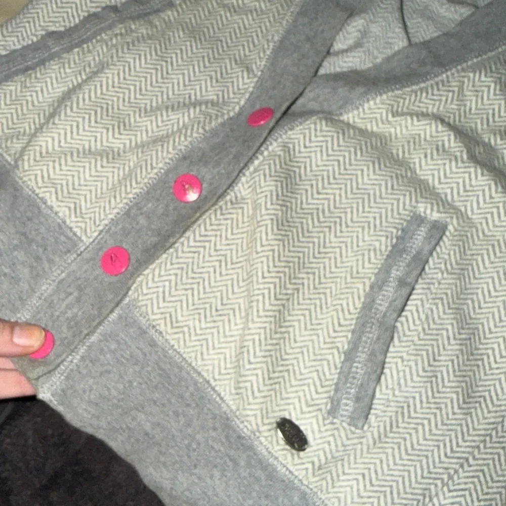 O’Neill Women’s Gray Patterned Button-Up Hoodie Jacket – Size Small - Picture 3 of 4